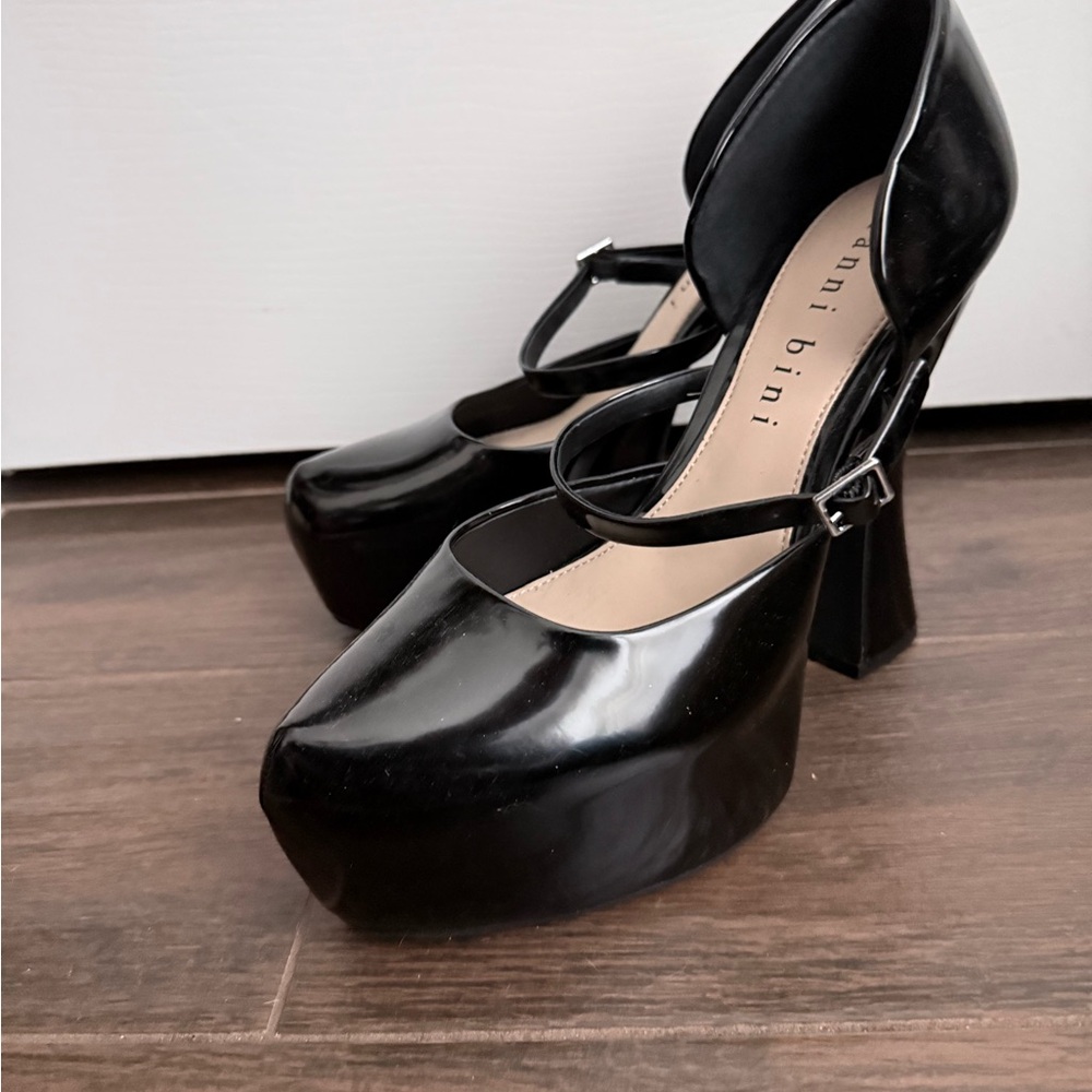 Gianni Bini Glossy Black Platform Shoes